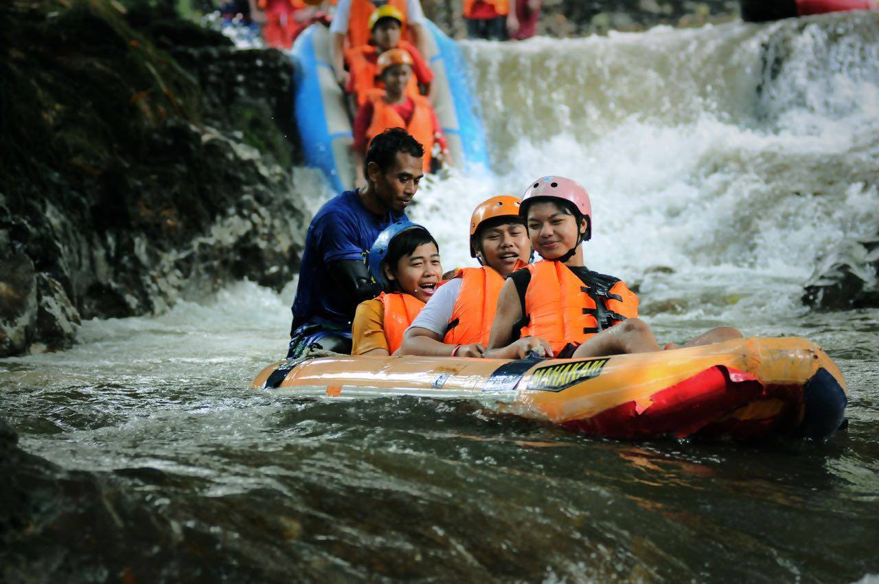 Hot Spring Water Rafting